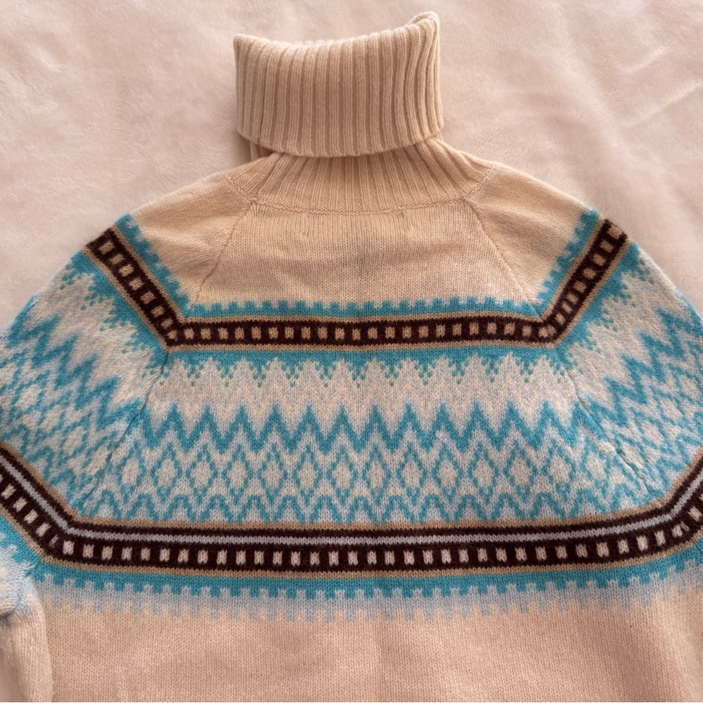 Vineyard Vines Fair Isle Turtleneck Sweater
Like New 
Size XS